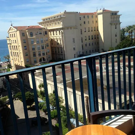 Vue Et Negresco. *
